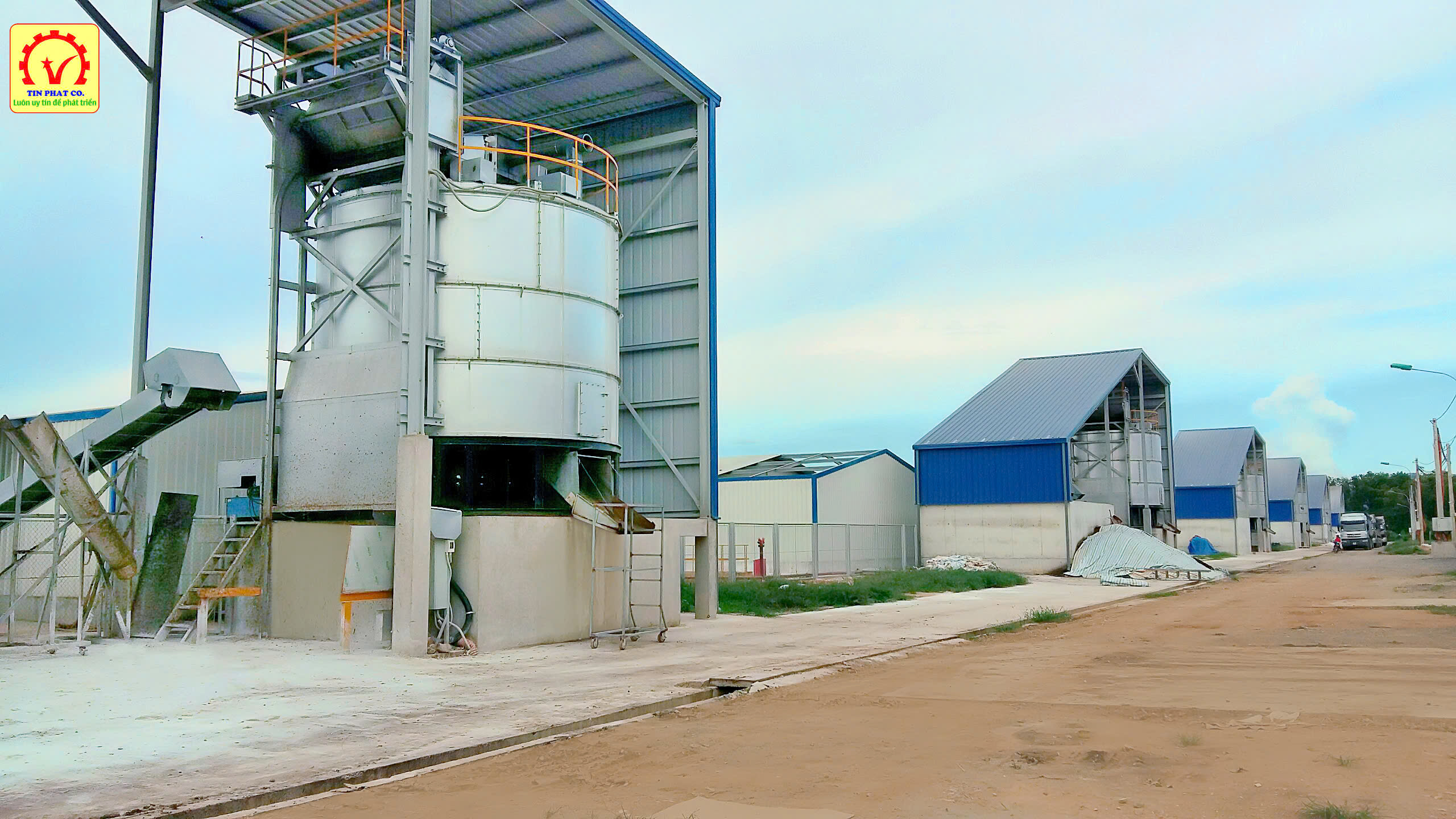 Với 24 năm kinh nghiệm trong ngành, chúng tôi sẽ đồng hành cùng Doanh nghiệp thực hiện dây chuyền ép viên phân nén/viên gỗ nén chuẩn chỉnh, phù hợp và tối ưu.