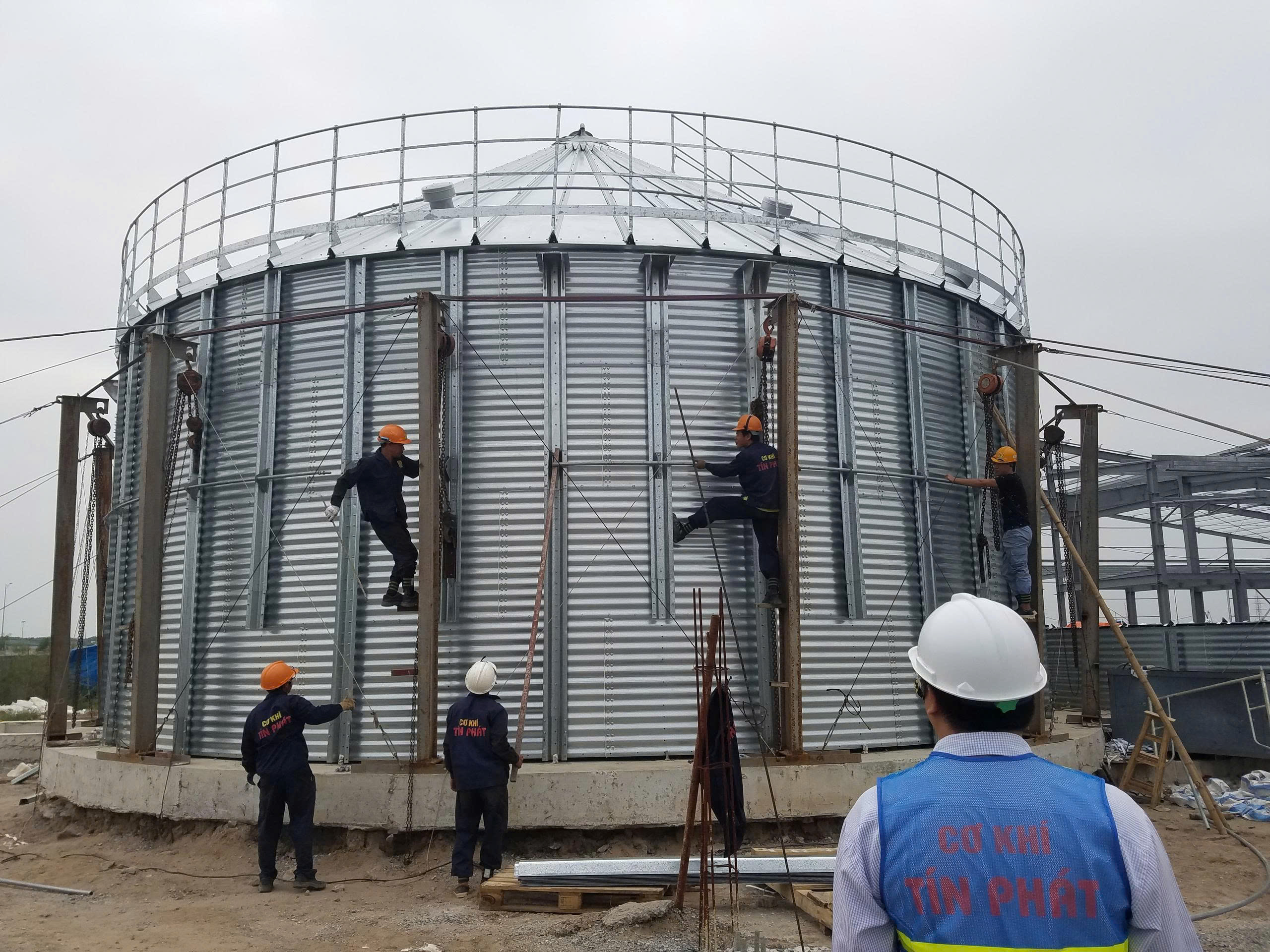 Cơ khí Tín Phát - Đối tác chuyên nghiệp, uy tín đồng hành cùng Doanh nghiệp thực hiện trọn gói kết cấu thép nhà xưởng.